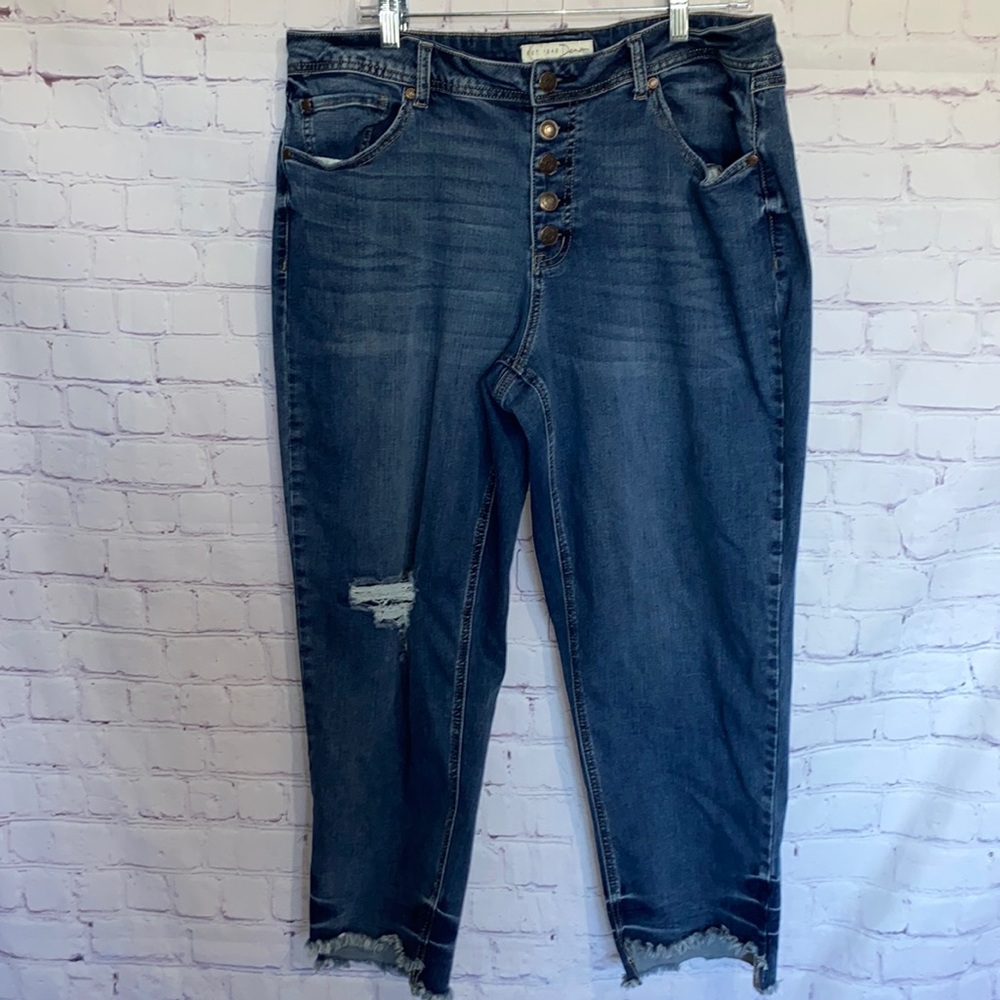 Catos Distressed Raw Hem Jeans Size 18W